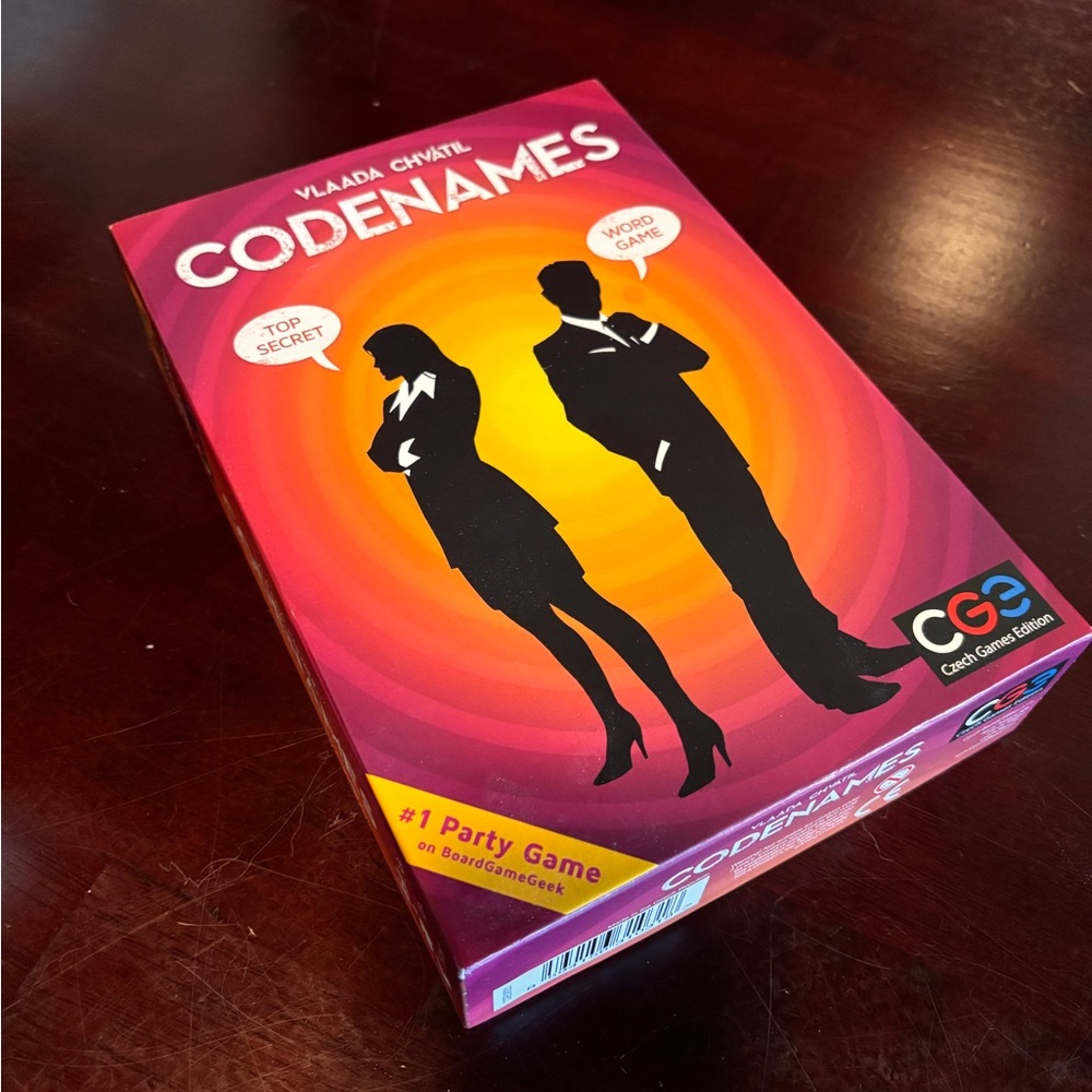 🔥SD🔥 NEW Codenames Party Game🎉